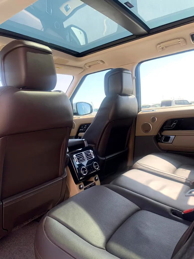 Land Rover Range Rover P400 SE 2020 - GCC Specs - Image 15