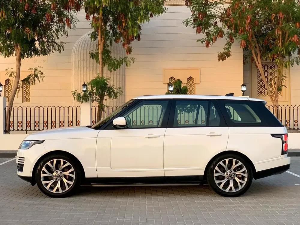 Land Rover Range Rover P400 SE 2020 - GCC Specs - Image 4