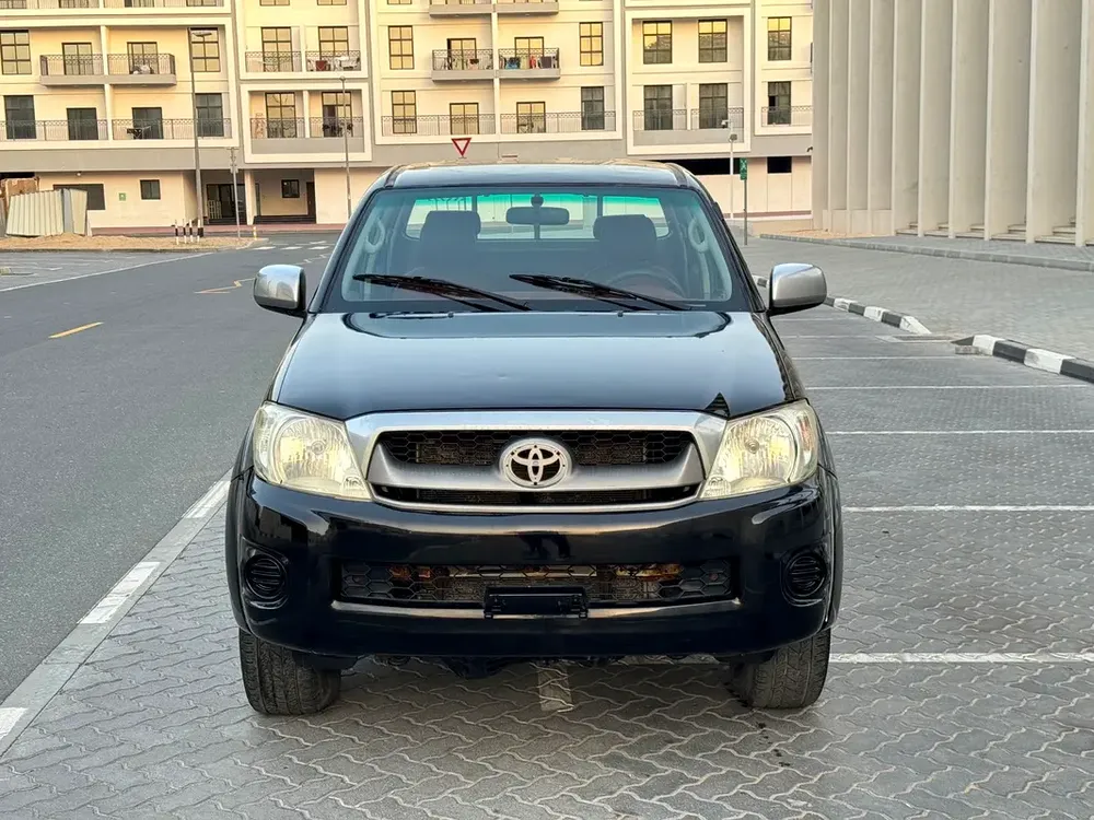 Toyota Hilux 2010 Automatic Transmission 4x4 Double Cab GCC - Image 7