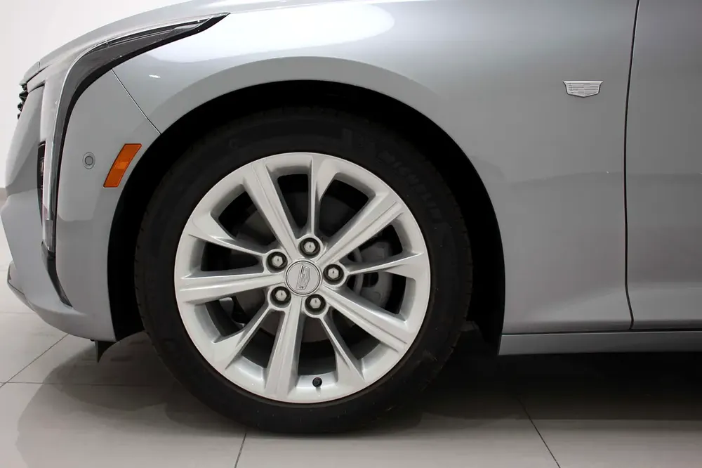 2025 Cadillac CT5 Premium Luxury GCC Specs - Image 6