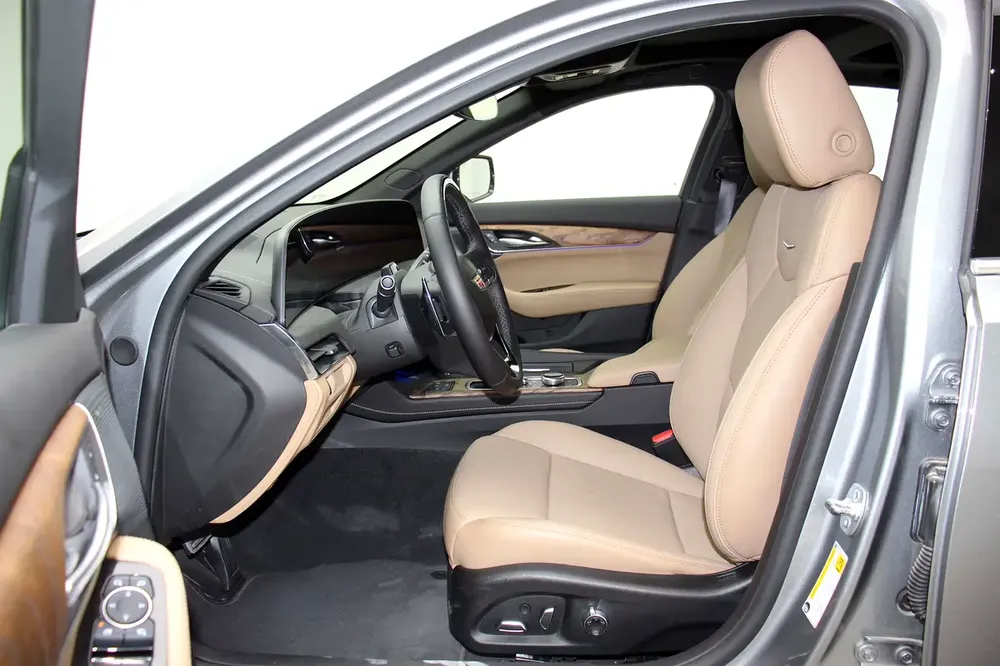 2025 Cadillac CT5 Premium Luxury GCC Specs - Image 8