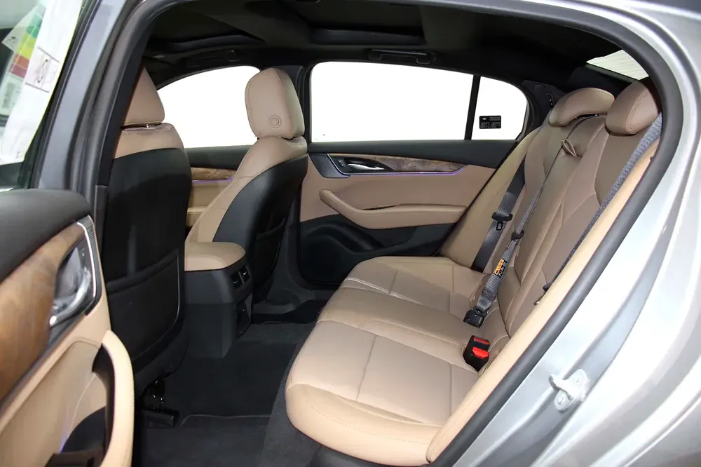 2025 Cadillac CT5 Premium Luxury GCC Specs - Image 9