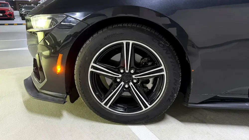 2024 Ford Mustang Ecoboost Premium - American Specs - Like New - Image 8
