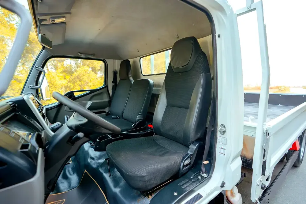 Mitsubishi Canter Cargo Body | Diesel | GCC Specs | Ref#M13482 - Image 8