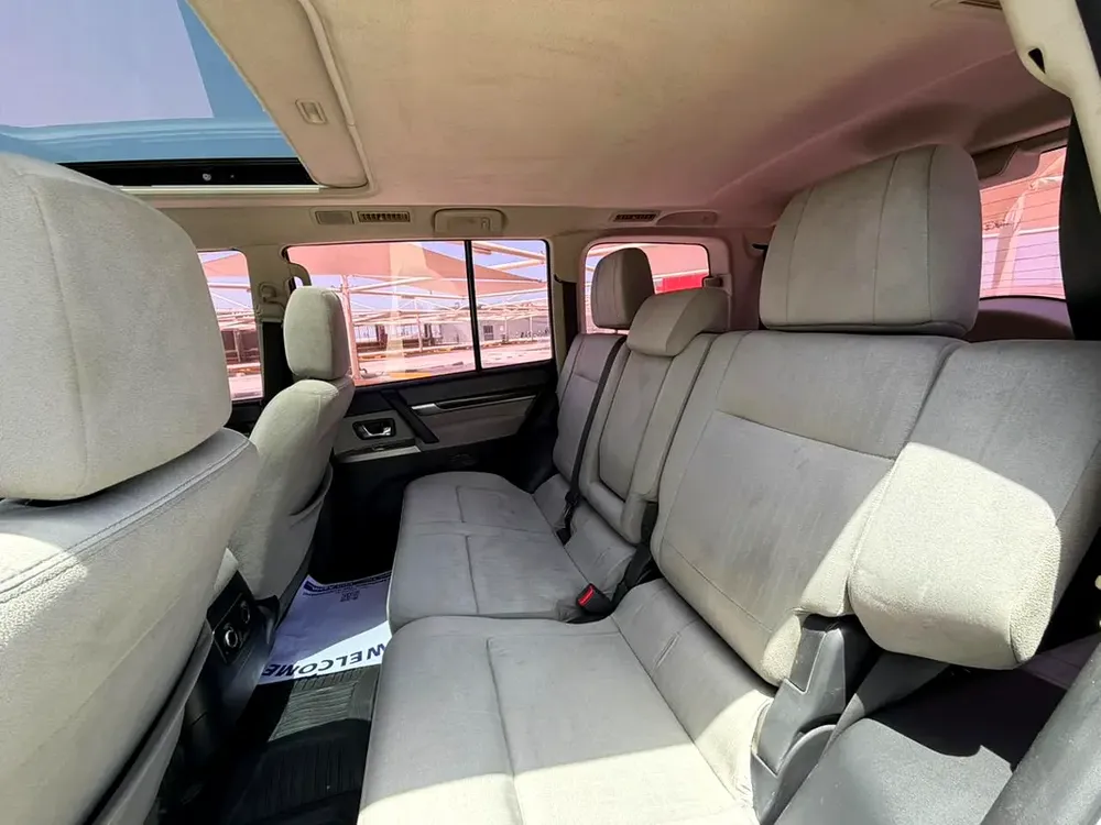 Mitsubishi Pajero GLS 2014 GCC Specs - Pristine Condition - No accidents - Image 10