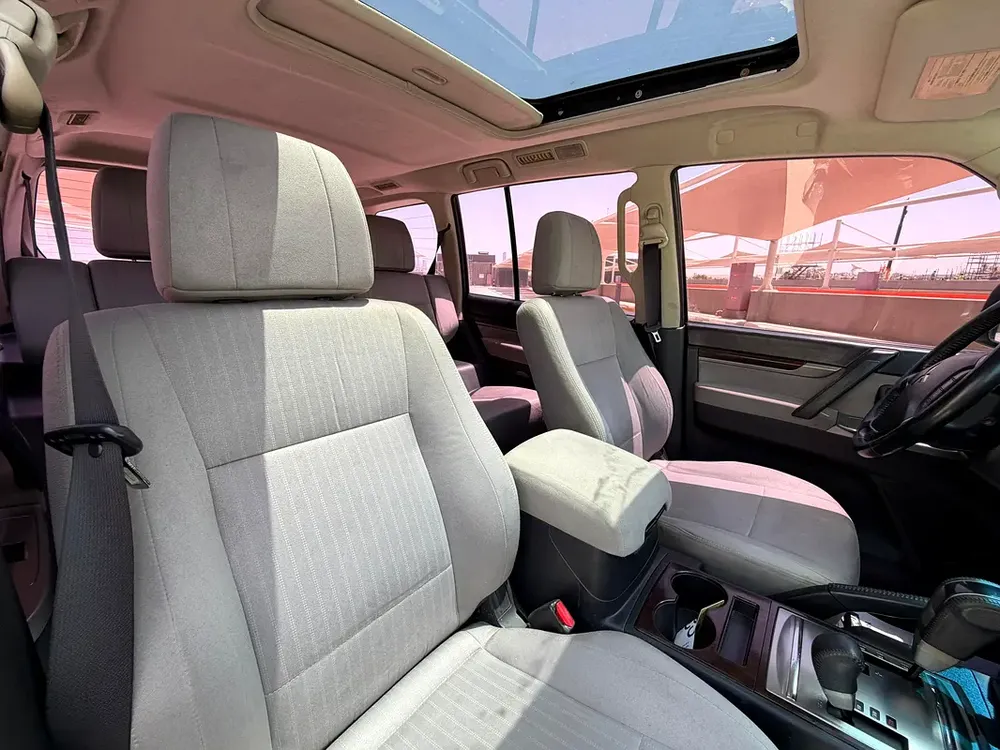 Mitsubishi Pajero GLS 2014 GCC Specs - Pristine Condition - No accidents - Image 14
