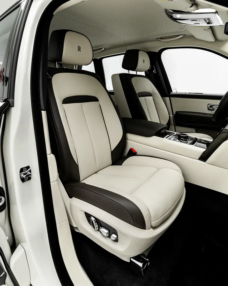 2025 Rolls-Royce Cullinan Black Badge - Image 16