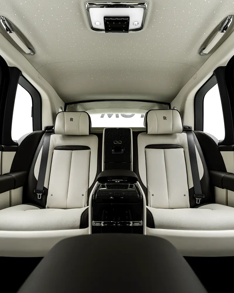 2025 Rolls-Royce Cullinan Black Badge - Image 17