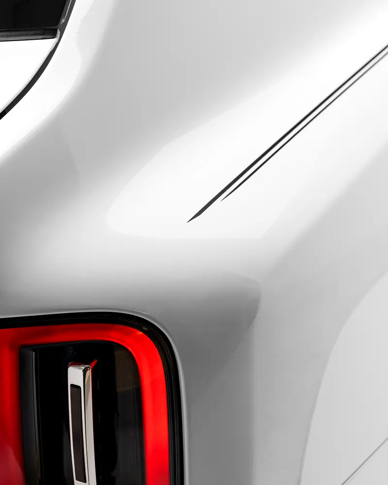 2025 Rolls-Royce Cullinan Black Badge - Image 9