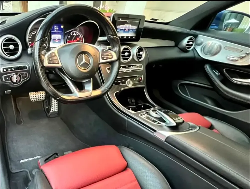 MERCEDES PEPSI C300 COUPE / GCC / FULLY LOADED / SPACIOUS AND DEPENDABLE VEHICLE / FREE ACCIDENTS - Image 15