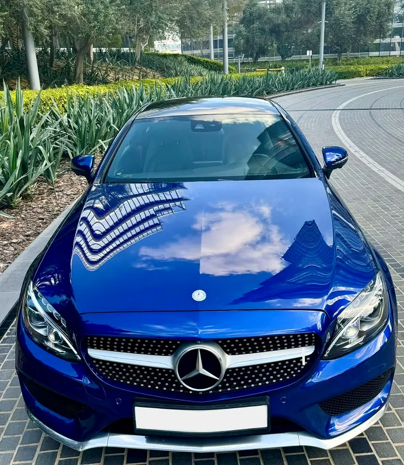 MERCEDES PEPSI C300 COUPE / GCC / FULLY LOADED / SPACIOUS AND DEPENDABLE VEHICLE / FREE ACCIDENTS - Image 5
