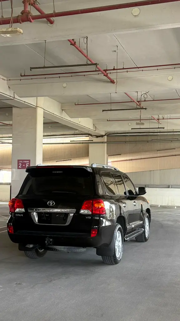Toyota Land Cruiser GXR 2015 - GCC Specs - Perfect Condition - Image 11