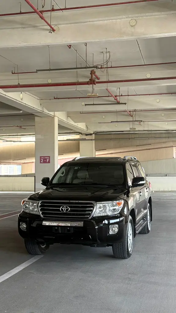 Toyota Land Cruiser GXR 2015 - GCC Specs - Perfect Condition - Image 17