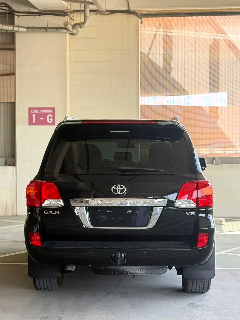 Toyota Land Cruiser GXR 2015 - GCC Specs - Perfect Condition - Image 19