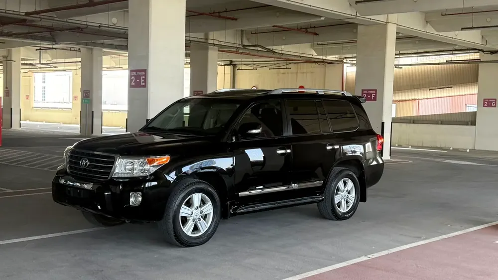 Toyota Land Cruiser GXR 2015 - GCC Specs - Perfect Condition - Image 6