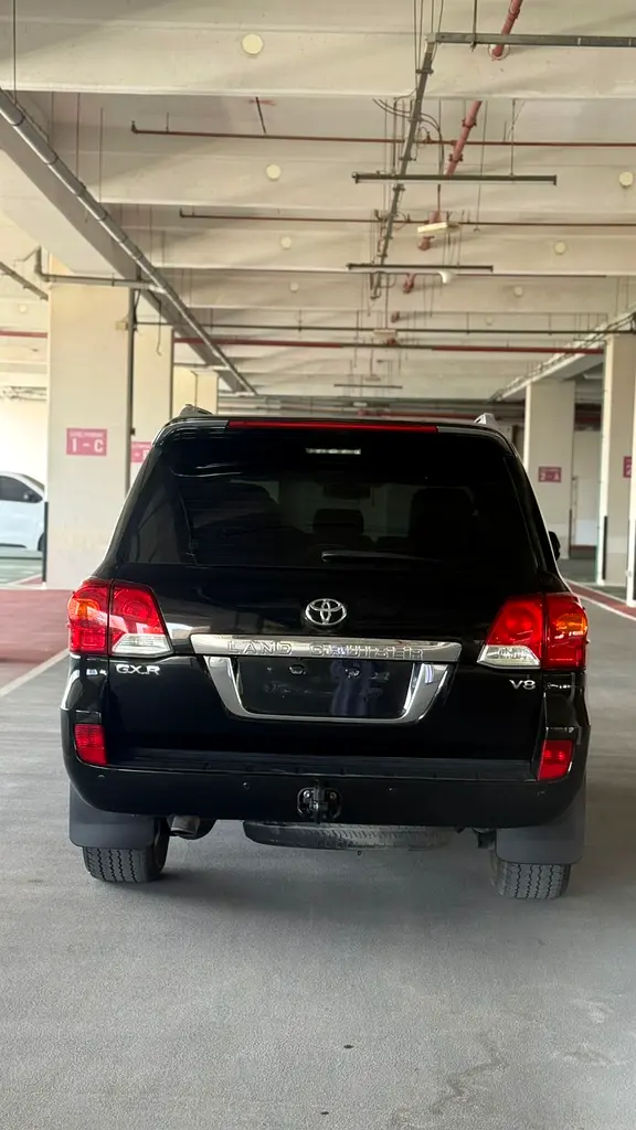 Toyota Land Cruiser GXR 2015 - GCC Specs - Perfect Condition - Image 9