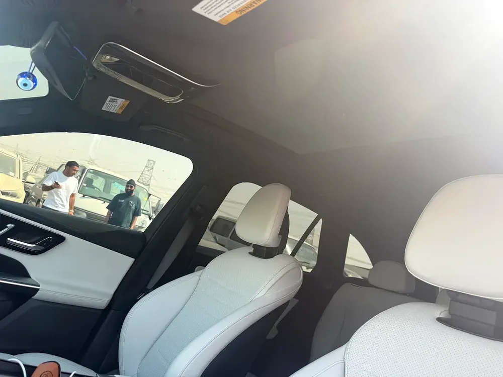 Mercedes GLC300 4MATIC 2023 American specs - Image 11