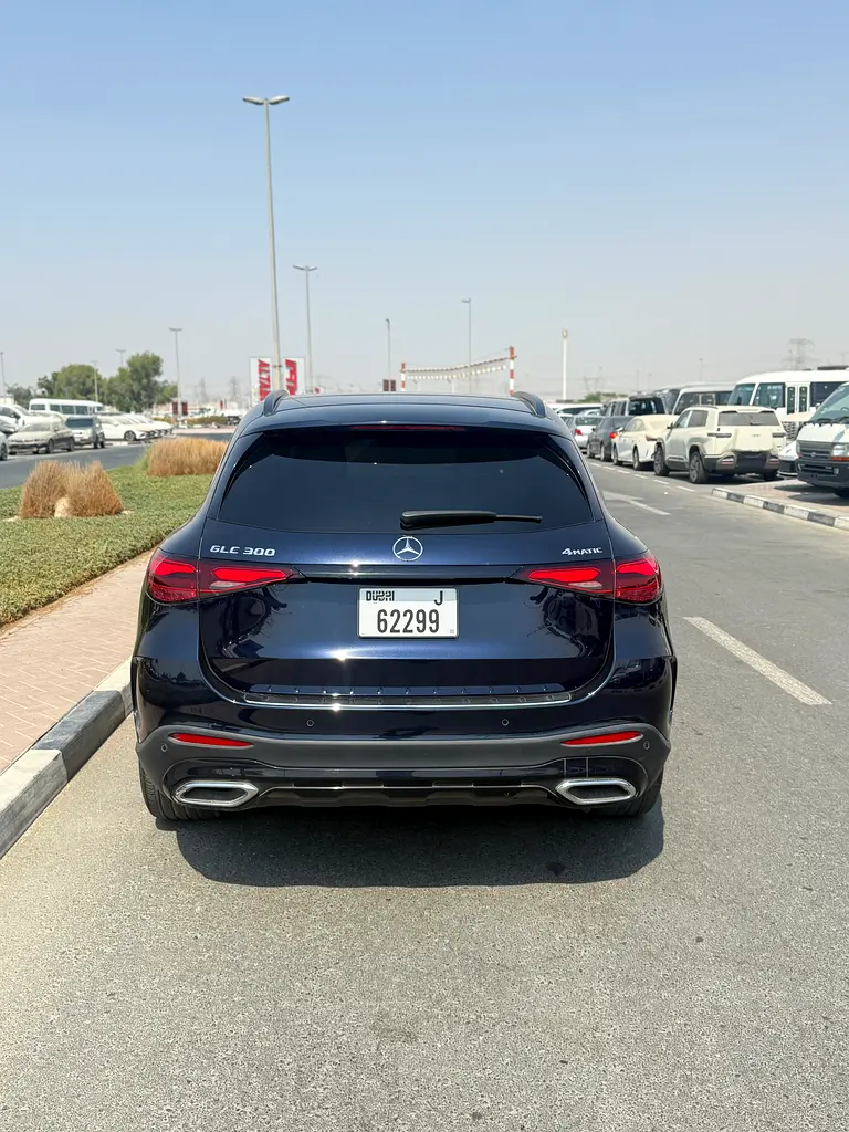 Mercedes GLC300 4MATIC 2023 American specs - Image 4