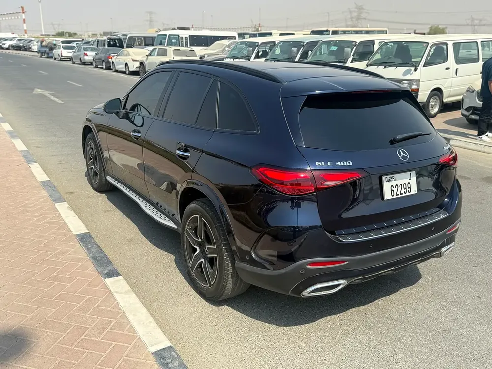 Mercedes GLC300 4MATIC 2023 American specs - Image 5