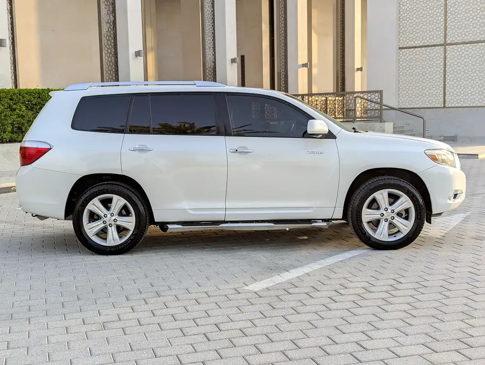 Toyota Highlander Full Option Top Immaculate Condition Low KM Perfect Family SUV - Image 20