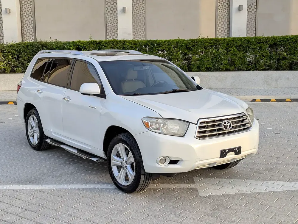 Toyota Highlander Full Option Top Immaculate Condition Low KM Perfect Family SUV - Image 4
