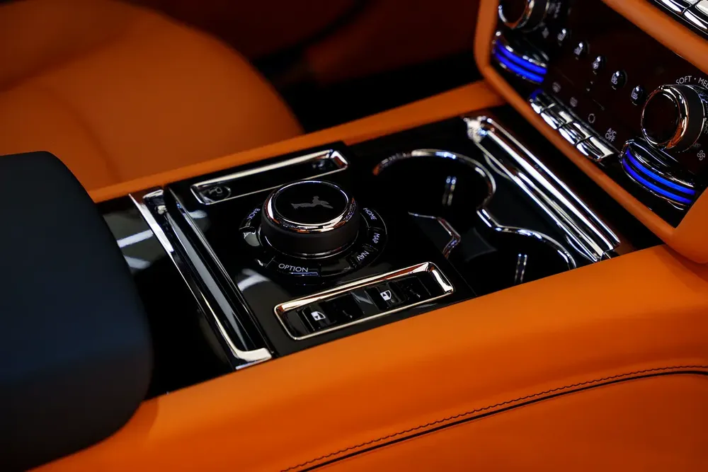 2025 ROLLS-ROYCE SPECTRE/ OLIVE GREEN / GCC SPECS / DEALER WARRANTY / SERVICE CONTRACT - Image 8