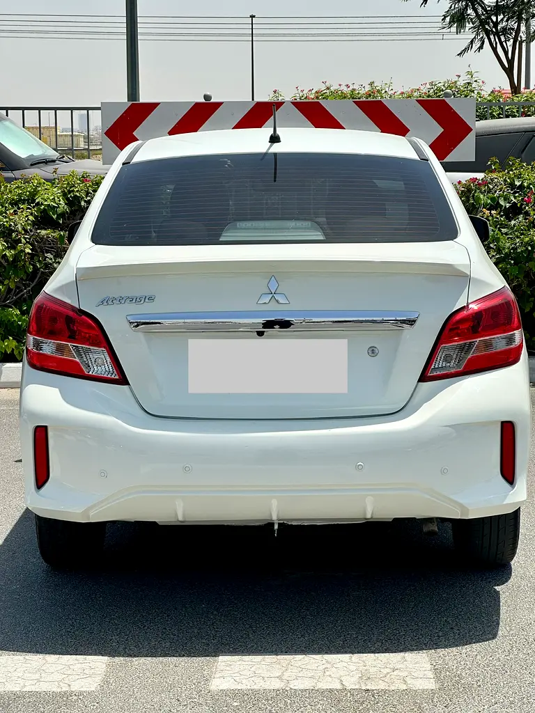392/- AED EMI 2023 Mitsubishi Attrage GLX Top Line - GCC Specs - Perfect Condition! - Image 4