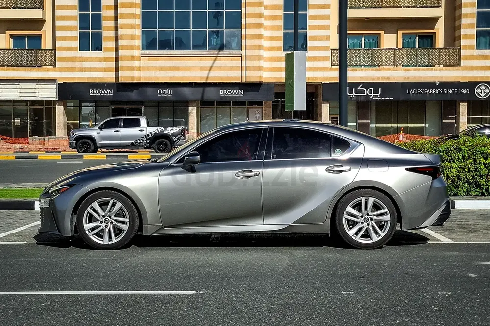 AED 1976/month | 2022 Lexus IS-Series IS 300 Premier | GCC Specs | Ref#443882 - Image 5