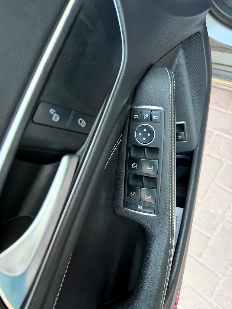GCC NO ACCIDENT Mercedes-Benz CLA 200, 2019, GCC Specs - Image 5