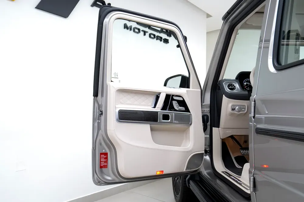 2026 MERCEDES BENZ G63 AMG |  FULL CARBON | NIGHT PACKAGE - Image 9