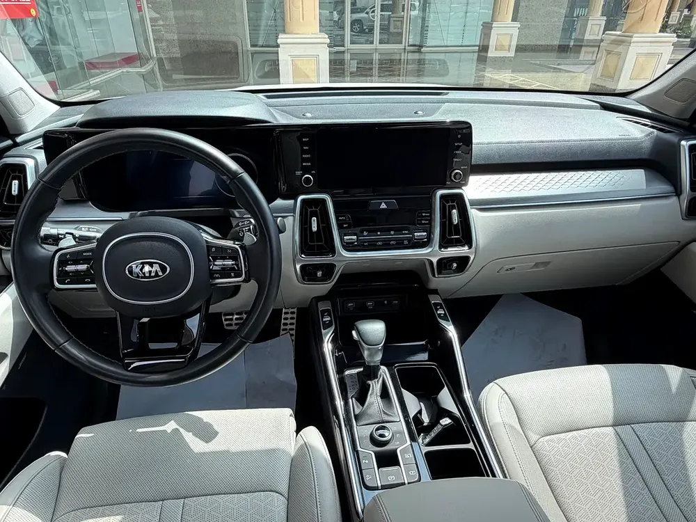 Kia Sorento Fully loaded 2023 Gcc V6 FSH - Image 16