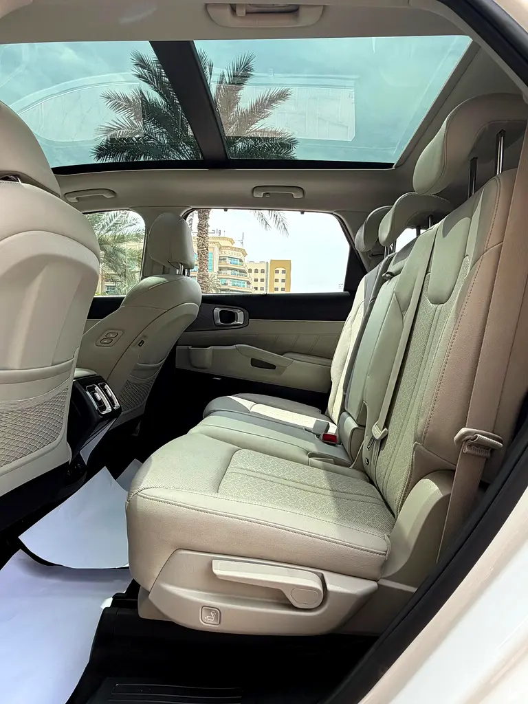 Kia Sorento Fully loaded 2023 Gcc V6 FSH - Image 17