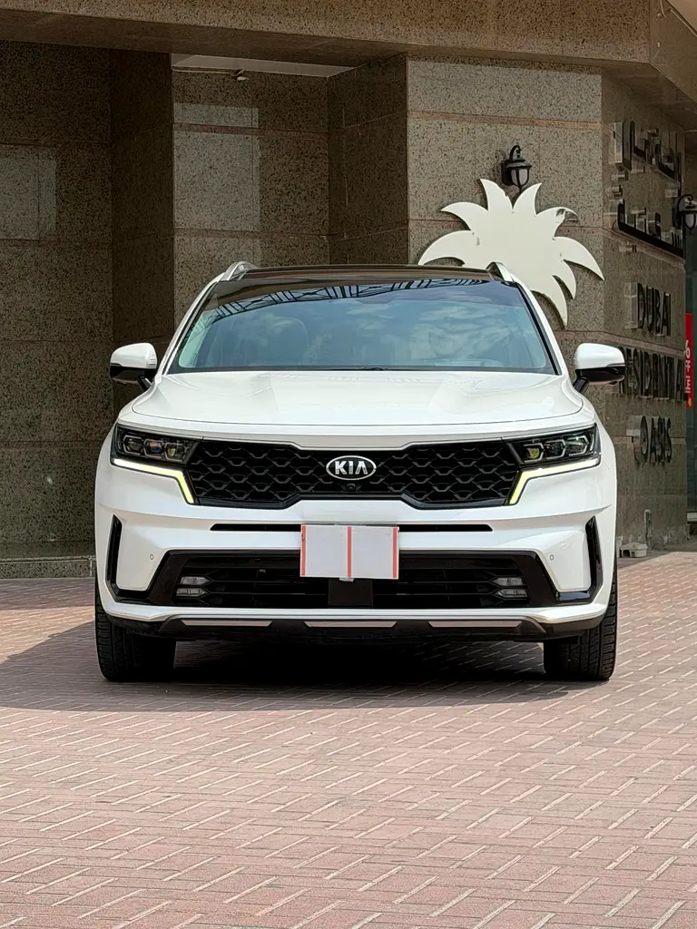 Kia Sorento Fully loaded 2023 Gcc V6 FSH - Image 5