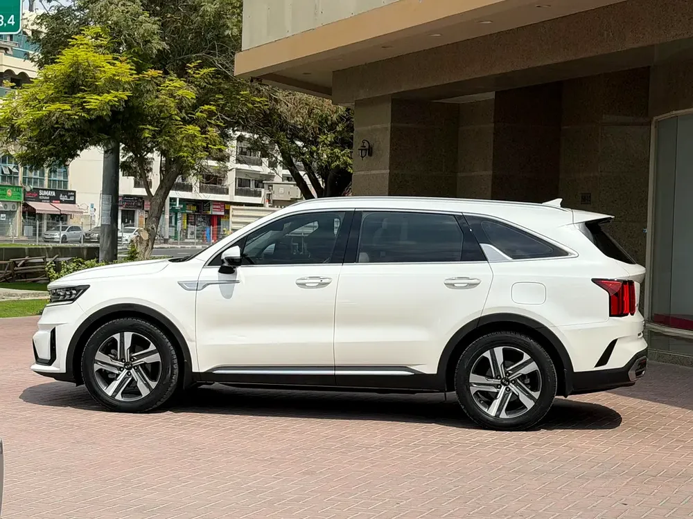 Kia Sorento Fully loaded 2023 Gcc V6 FSH - Image 6