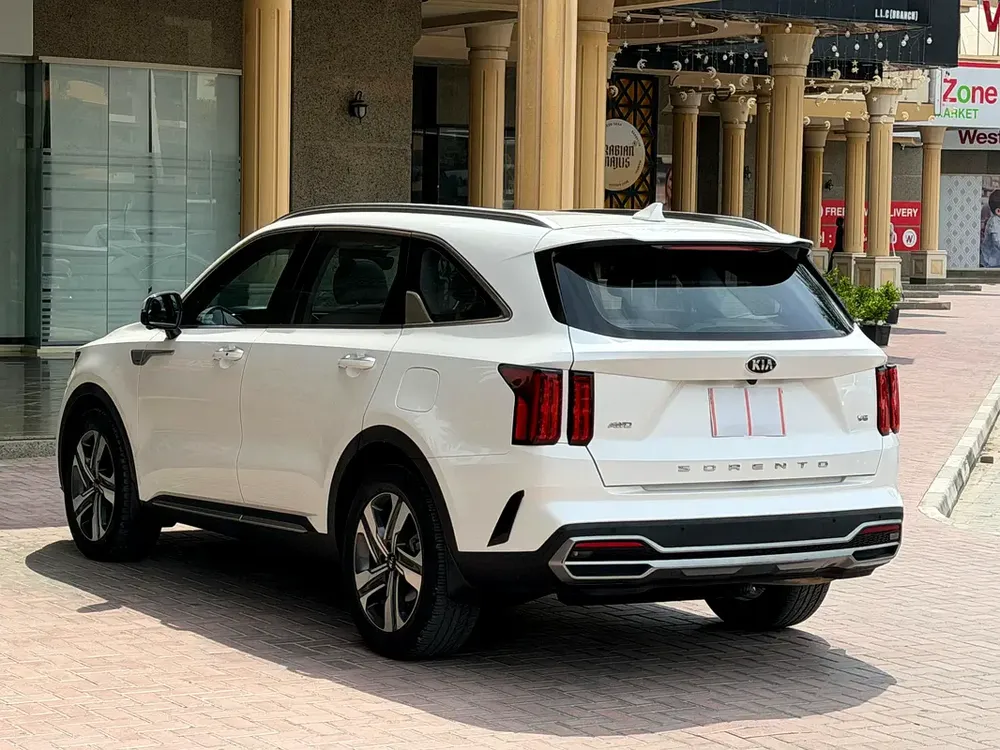 Kia Sorento Fully loaded 2023 Gcc V6 FSH - Image 8