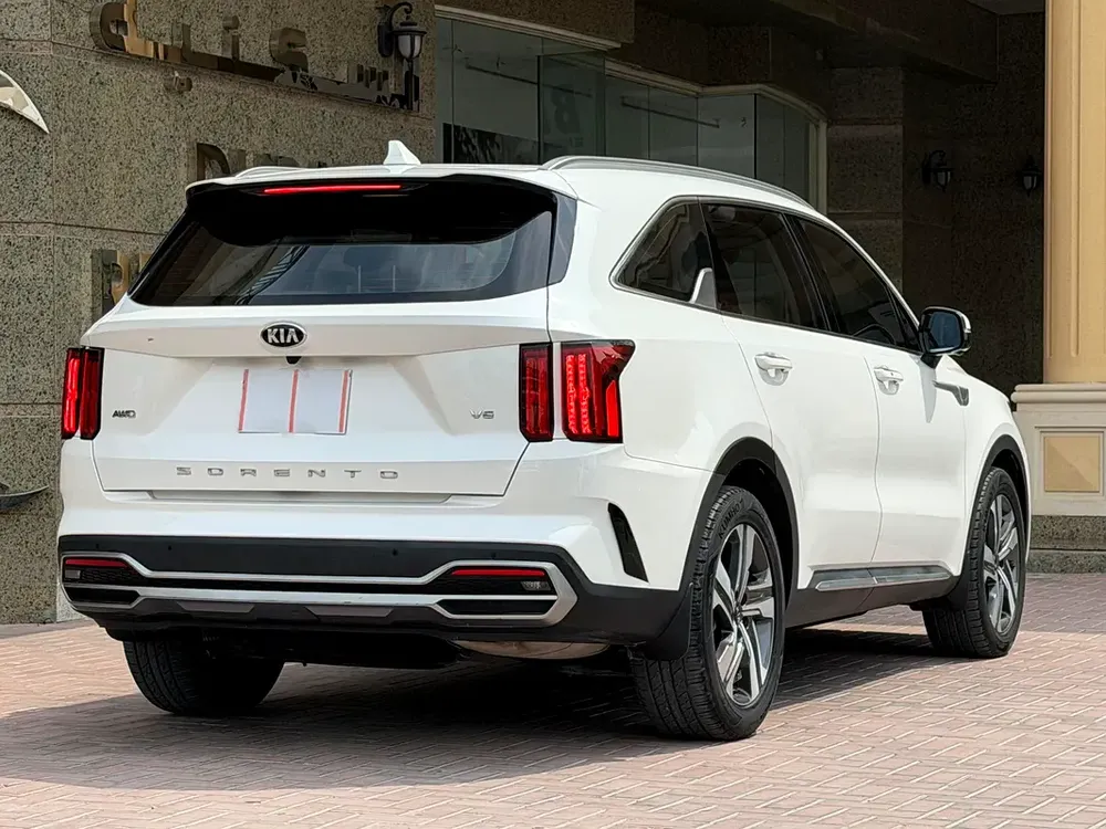 Kia Sorento Fully loaded 2023 Gcc V6 FSH - Image 9