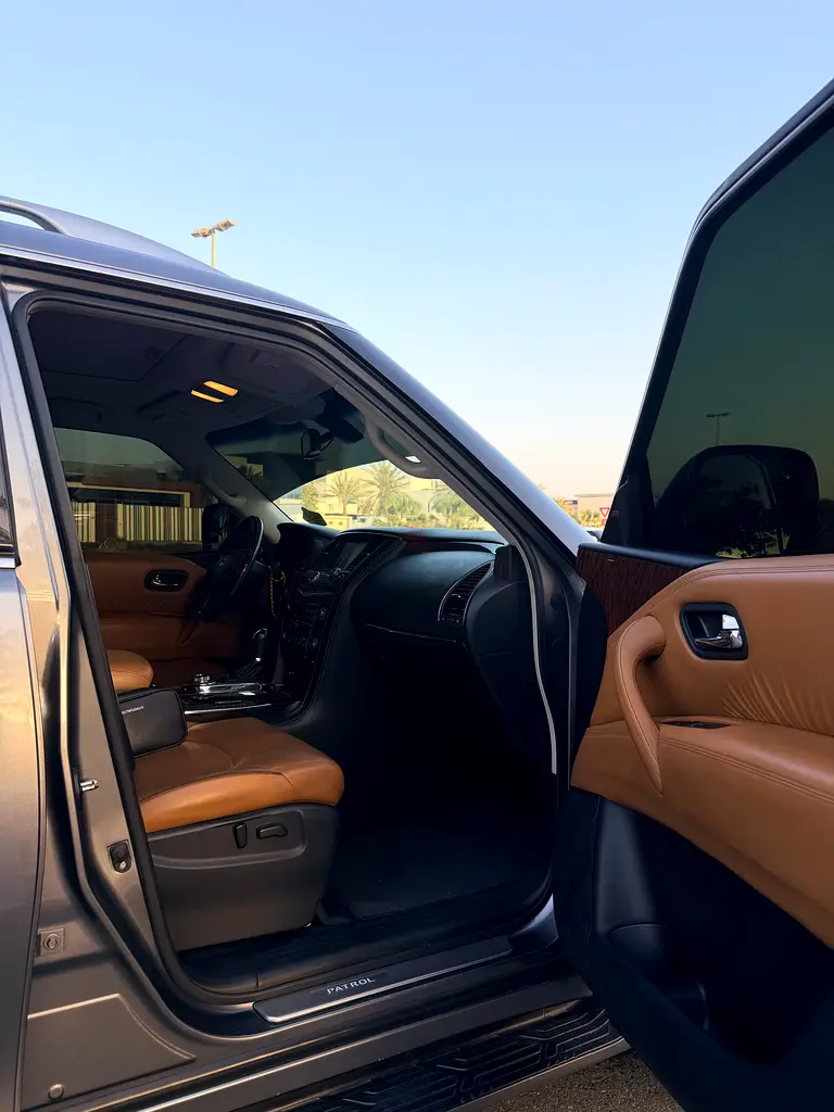 Nissan Patrol 2017 LE Platinum City | GCC Specs | Pristine Condition - Image 8