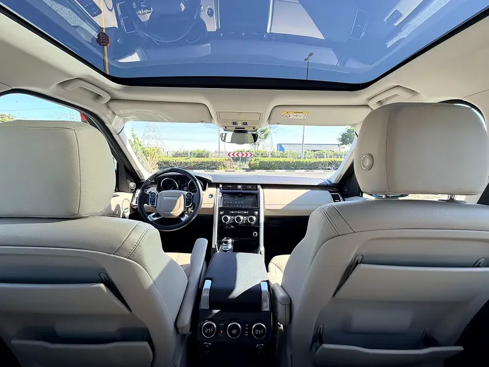 Land Rover Discovery HSE Si6 2017 | GCC Specs | Low Mileage - Image 10