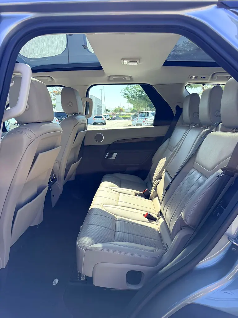 Land Rover Discovery HSE Si6 2017 | GCC Specs | Low Mileage - Image 17