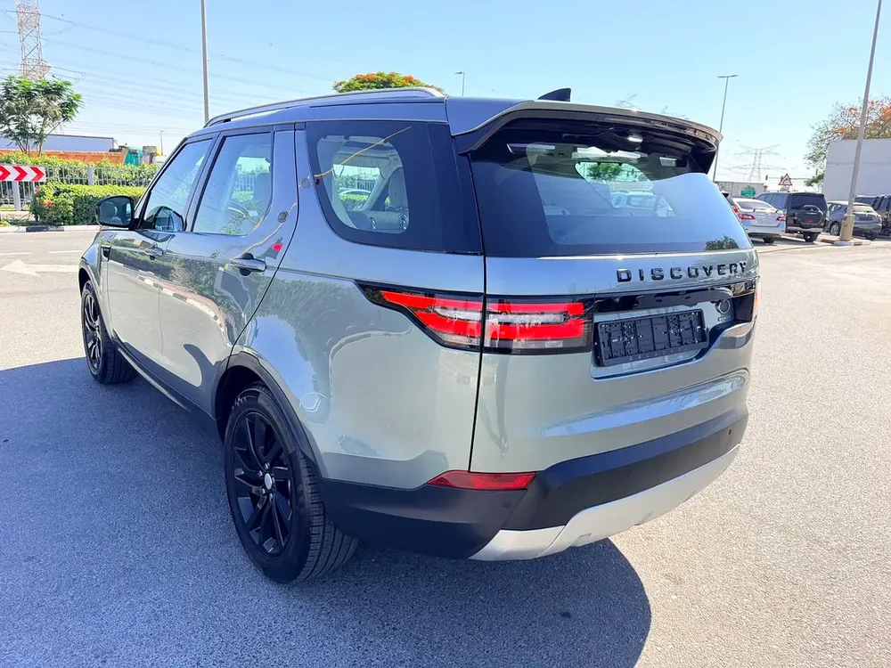 Land Rover Discovery HSE Si6 2017 | GCC Specs | Low Mileage - Image 8