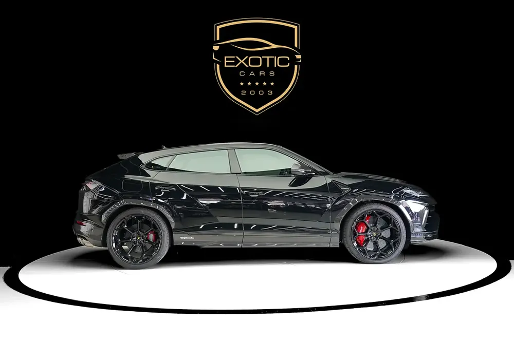 URUS PERFORMANTE | CARBON INTERIOR AND EXTERIOR | ALCANTARA SEATS | WARRANTY AVAILABLE - Image 4