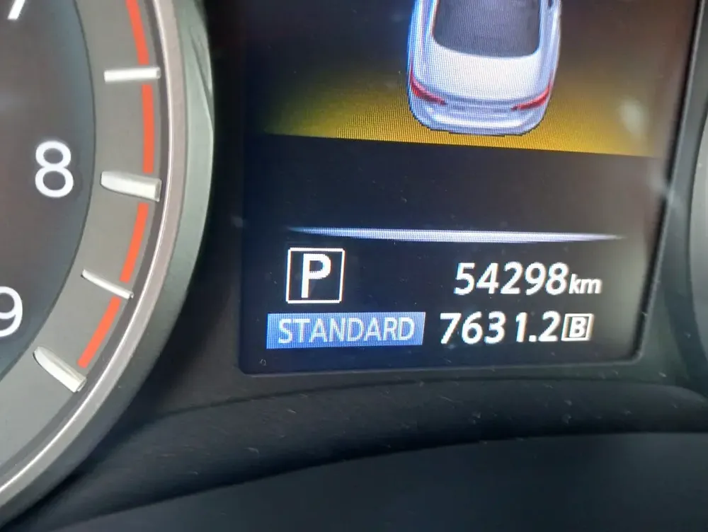 Infiniti Q 50 2023 full service history accident free single owner - Image 11