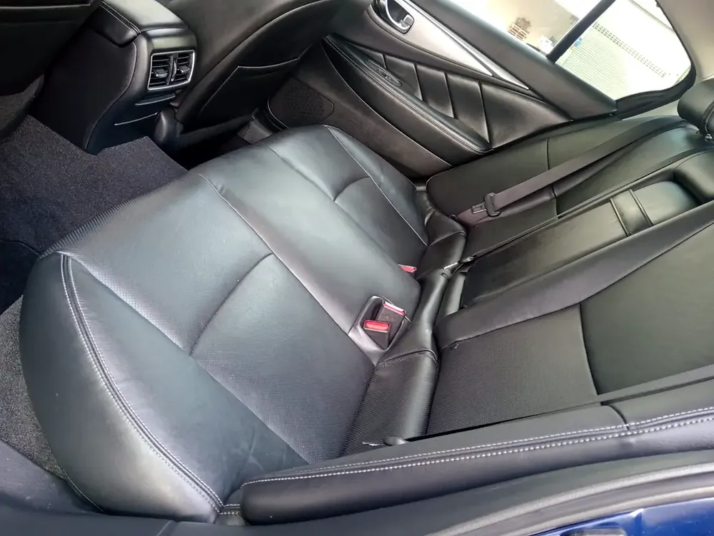 Infiniti Q 50 2023 full service history accident free single owner - Image 12