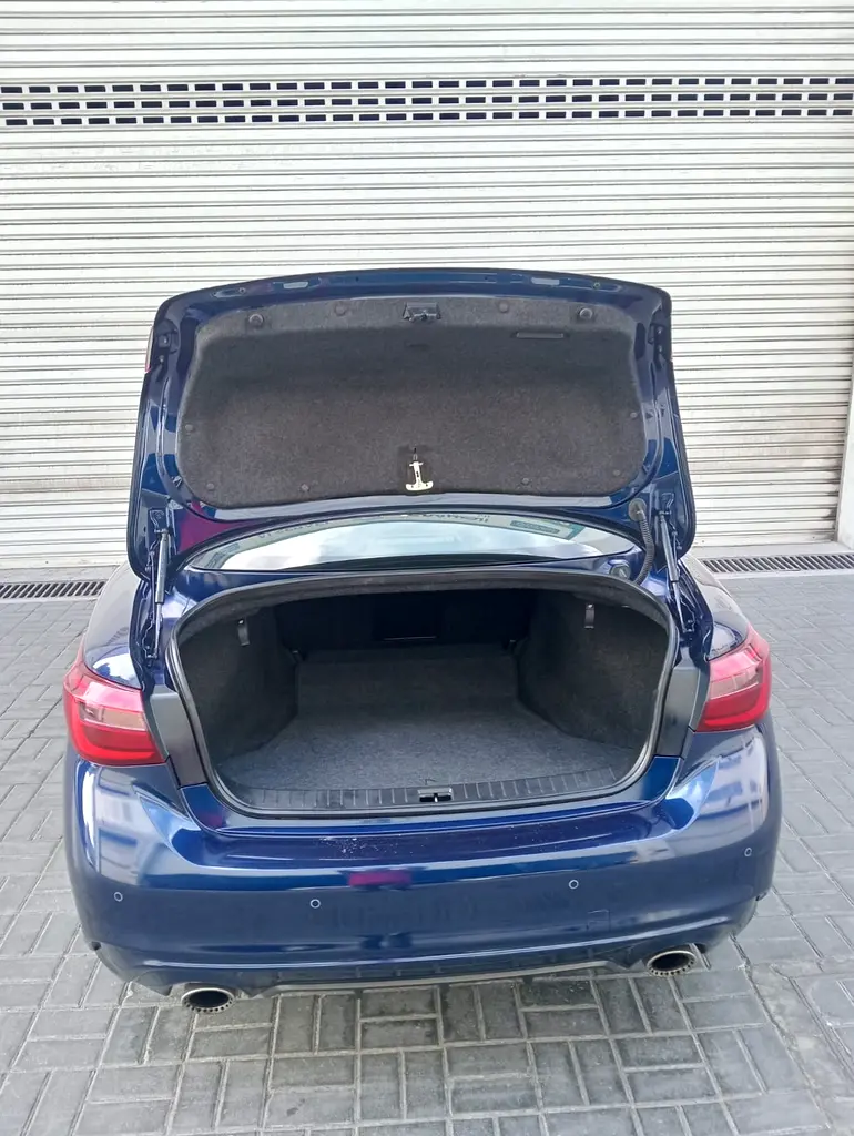 Infiniti Q 50 2023 full service history accident free single owner - Image 13