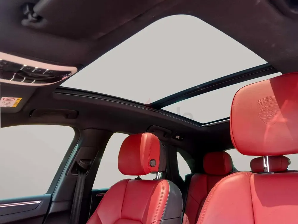 AED 1824/month | 2020 Porsche Macan  | GCC Specs | Ref#461750 - Image 11
