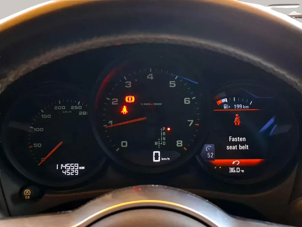AED 1824/month | 2020 Porsche Macan  | GCC Specs | Ref#461750 - Image 16