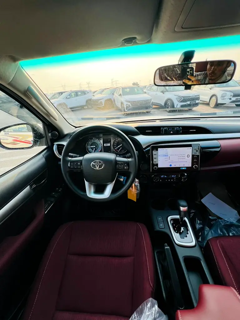 Toyota Hilux 2.4 FULL OPTION 2026 - Image 11