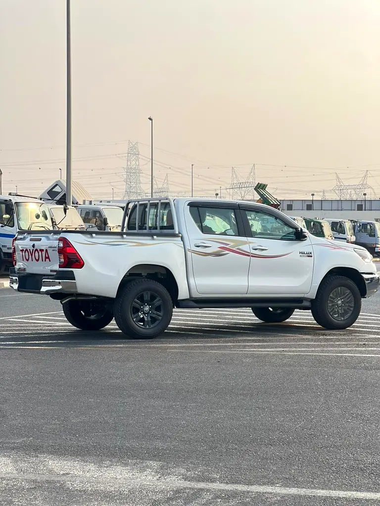 Toyota Hilux 2.4 FULL OPTION 2026 - Image 5
