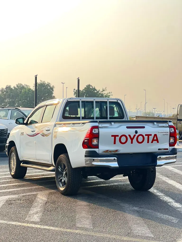 Toyota Hilux 2.4 FULL OPTION 2026 - Image 7
