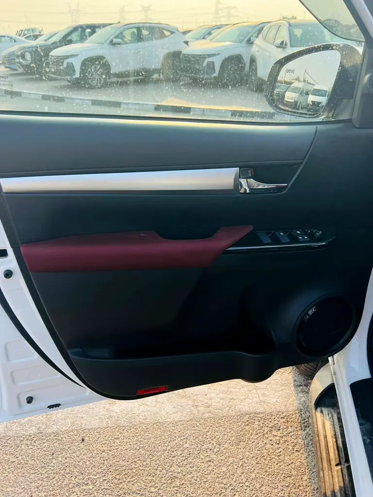Toyota Hilux 2.4 FULL OPTION 2026 - Image 9